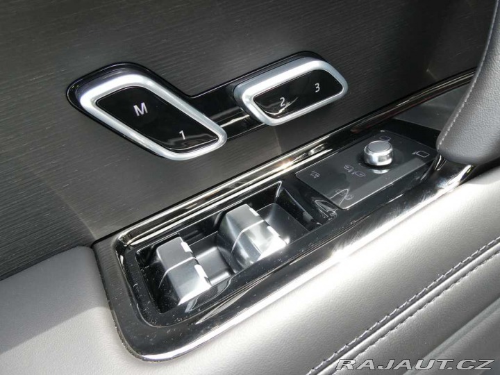 Land Rover Range Rover Sport Dynamic SE P460e 2025