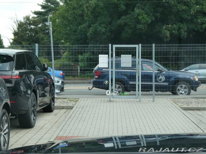 Land Rover Range Rover Sport Dynamic SE P460e 2025