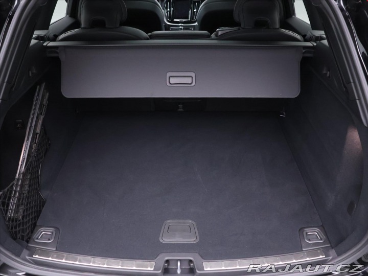 Volvo XC60 2,0 184kw CZ 1 Maj Pano 2024