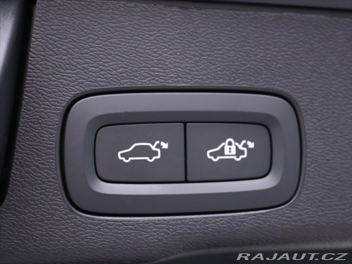 Volvo XC60 2,0 184kw CZ 1 Maj Pano 2024