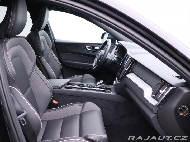 Volvo XC60 2,0 184kw CZ 1 Maj Pano 2024