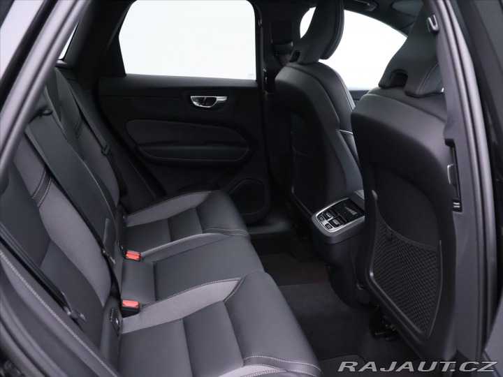 Volvo XC60 2,0 184kw CZ 1 Maj Pano 2024