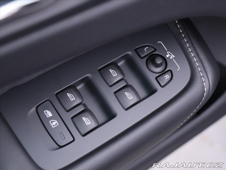 Volvo XC60 2,0 184kw CZ 1 Maj Pano 2024