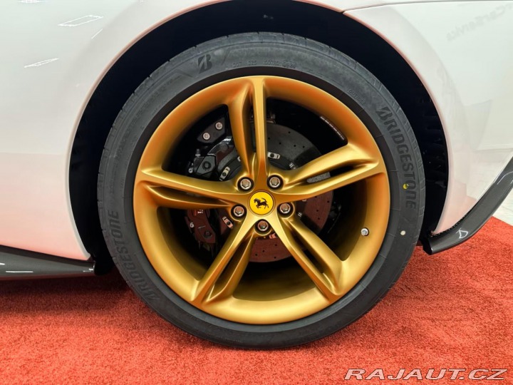 Ferrari 296 GTS 2025