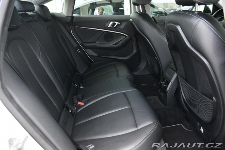 BMW 2 218d TAŽNÉ LED CARPLAY 1M 2021