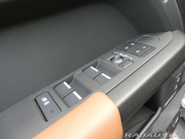 Land Rover Defender 110 4,4 OCTA P635 2025