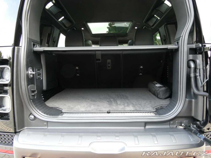 Land Rover Defender 110 4,4 OCTA P635 2025