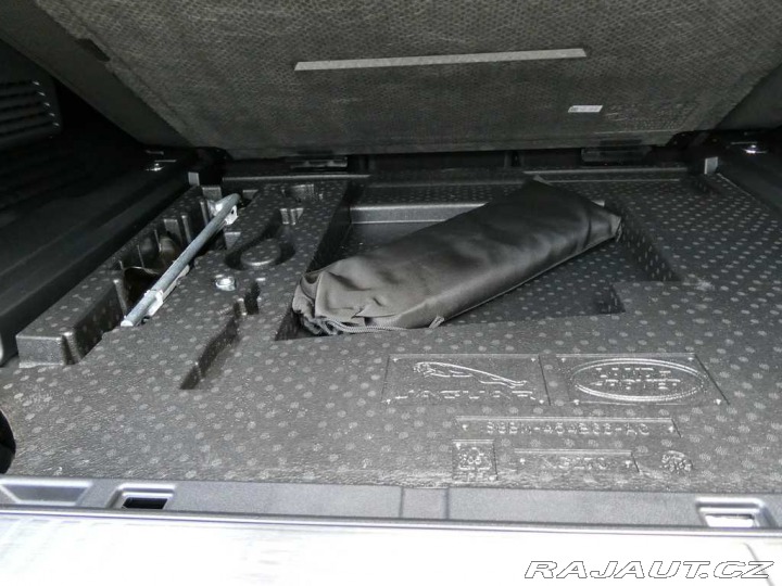 Land Rover Defender 110 4,4 OCTA P635 2025