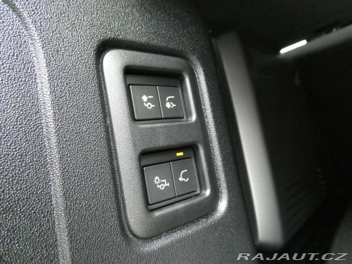 Land Rover Defender 110 4,4 OCTA P635 2025
