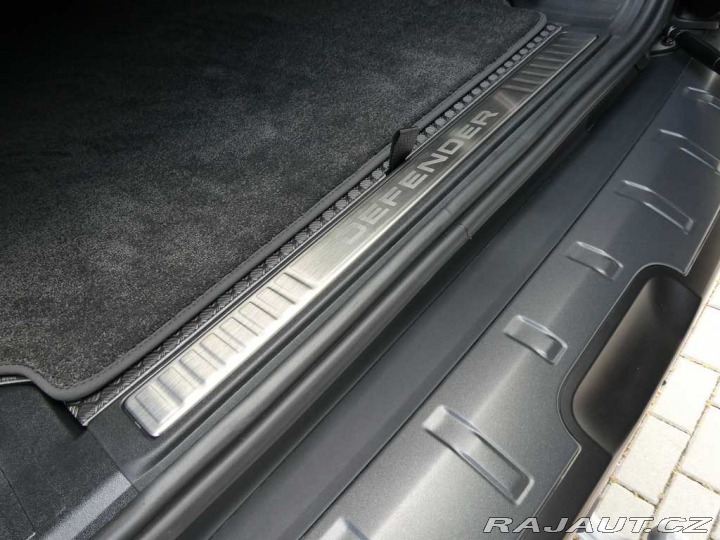 Land Rover Defender 110 4,4 OCTA P635 2025