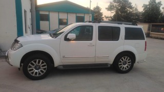 Nissan Pathfinder V9X - 3 dCi LE + Premium