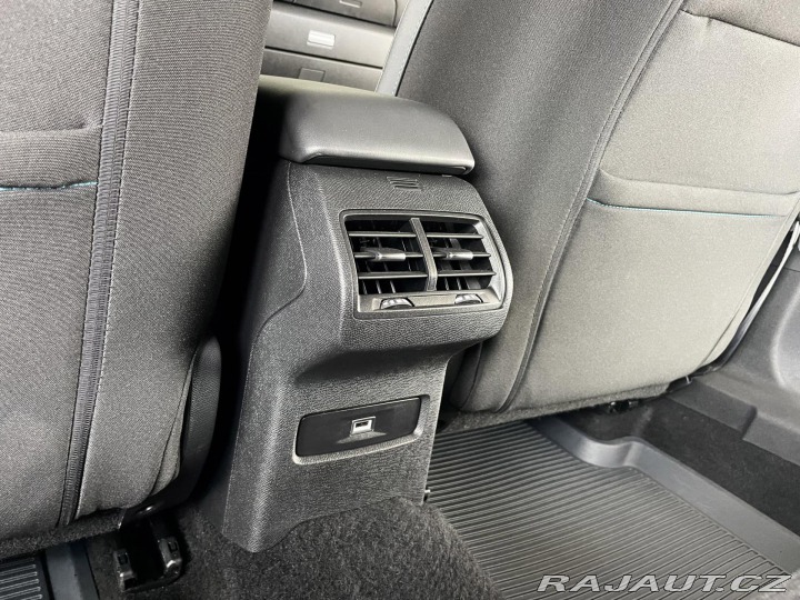 Citroën C4 1,2PT 130*Aut*SHINE*Head- 2023