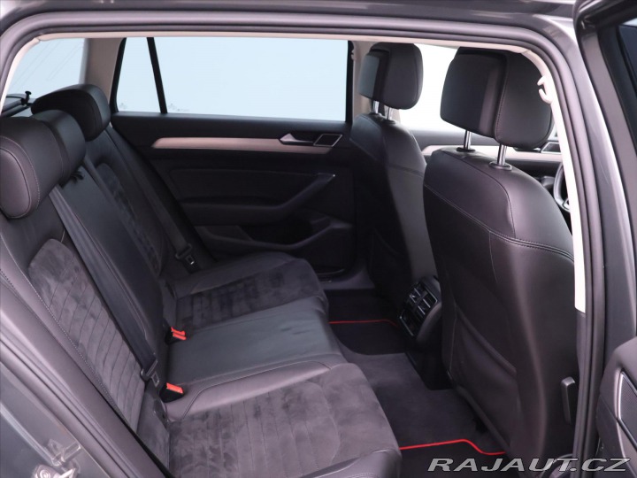 Volkswagen Passat 2,0 TDI 176kW DSG 4M High 2015