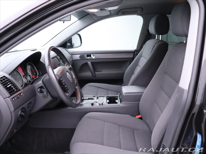 Volkswagen Touareg 3,0 TDI V6 176kW 4M CZ Ta 2010