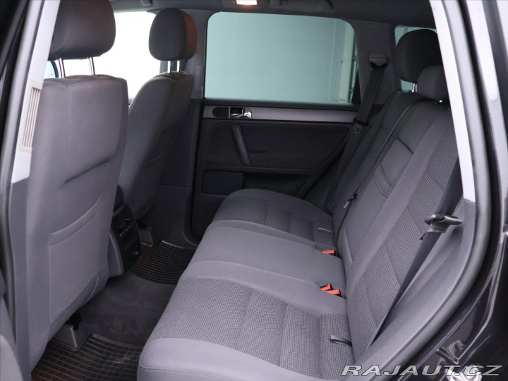 Volkswagen Touareg 3,0 TDI V6 176kW 4M CZ Ta 2010