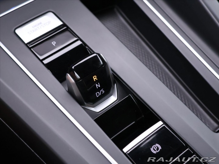 Volkswagen Golf 1,5 eTSI 110kW DSG R-Line 2020