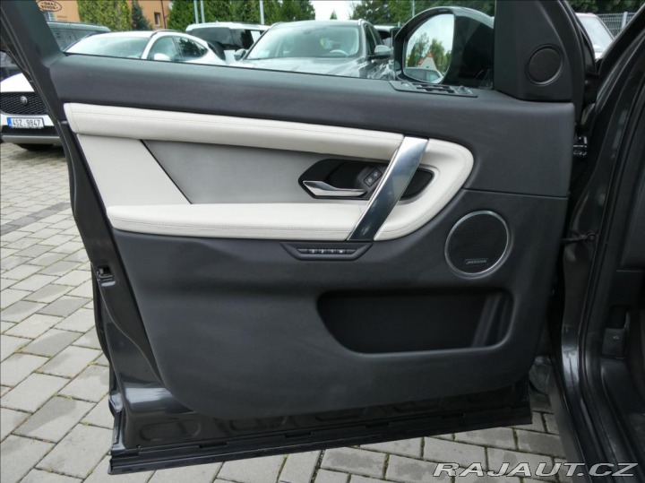 Land Rover Discovery Sport 1,5 P300e R-Dynamic SE,1M 2023