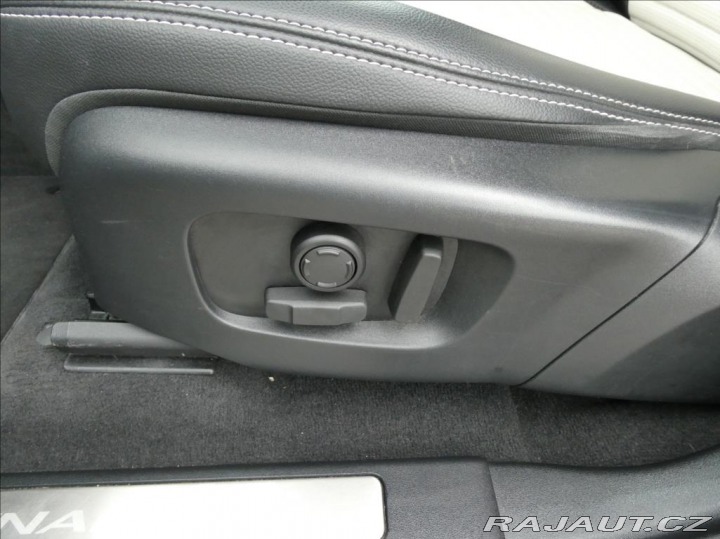 Land Rover Discovery Sport 1,5 P300e R-Dynamic SE,1M 2023