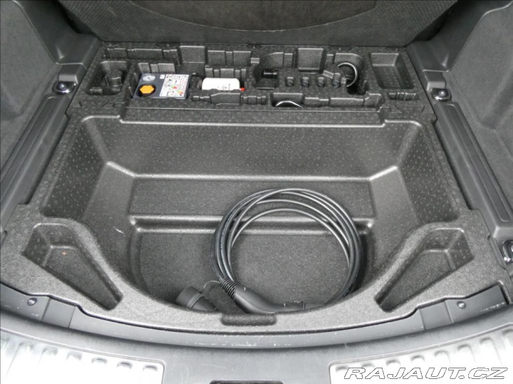 Land Rover Discovery Sport 1,5 P300e R-Dynamic SE,1M 2023