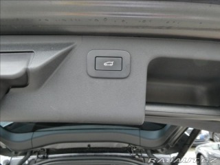 Land Rover Discovery Sport 1,5 P300e R-Dynamic SE,1M 2023