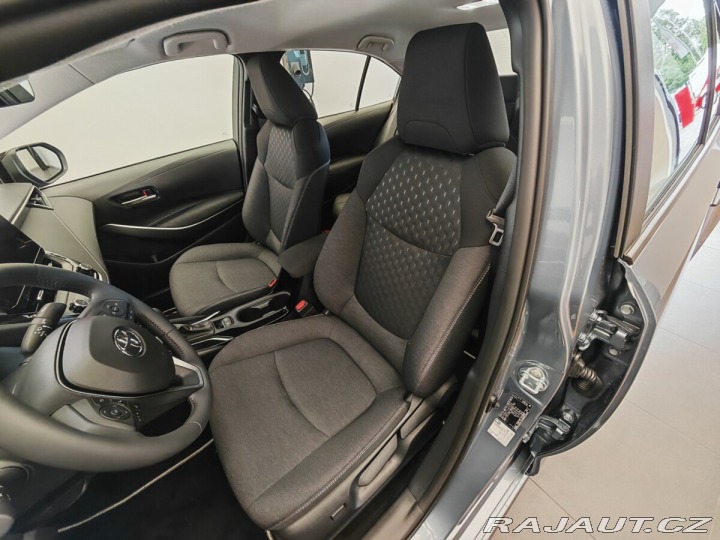 Toyota Corolla 1.8L (HEV speciální) 140 2025