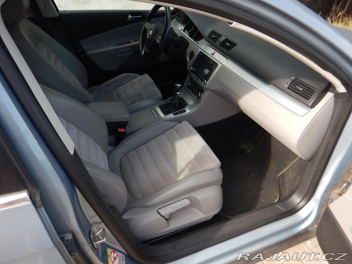Volkswagen Passat 2.0 TDI, NAVI, DIGIKLIMA 2009