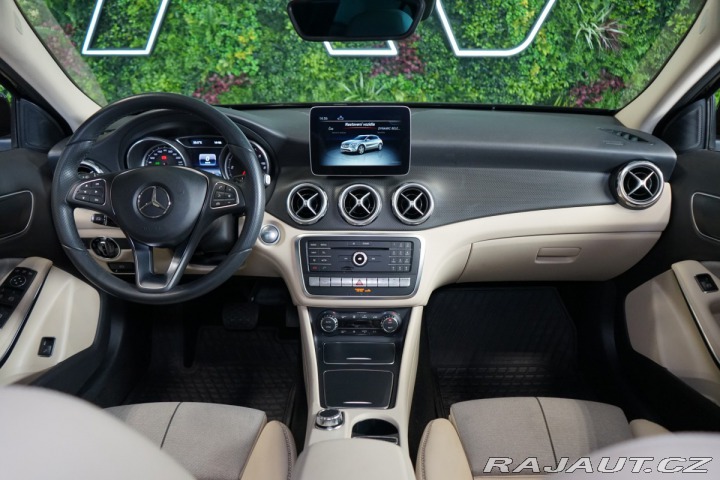 Mercedes-Benz GLA 200d*4M*CAMERA*DISTRONIC 2018