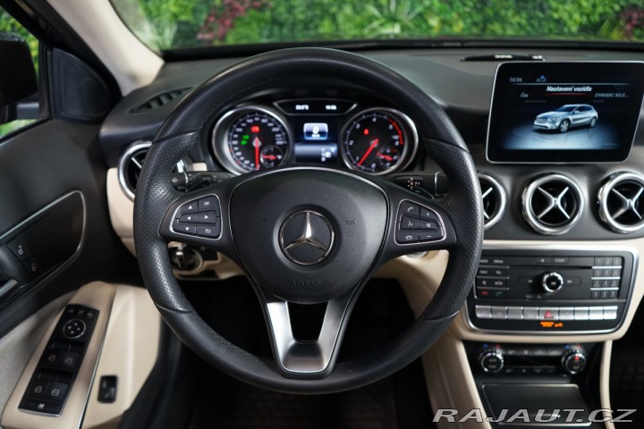 Mercedes-Benz GLA 200d*4M*CAMERA*DISTRONIC 2018