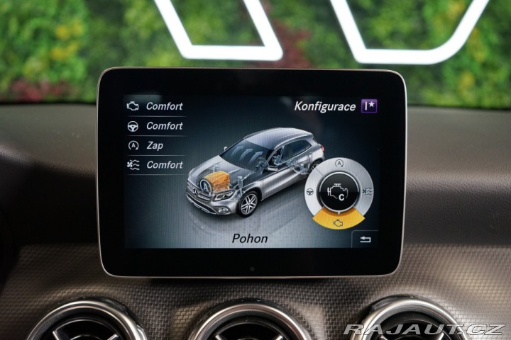 Mercedes-Benz GLA 200d*4M*CAMERA*DISTRONIC 2018