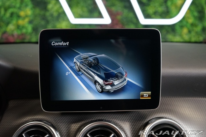 Mercedes-Benz GLA 200d*4M*CAMERA*DISTRONIC 2018