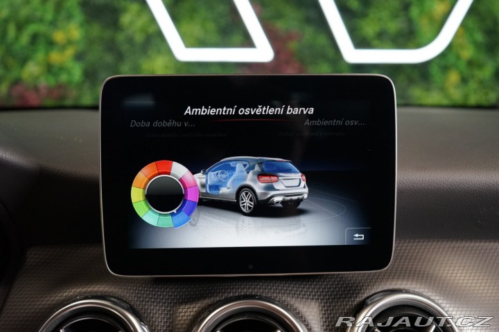 Mercedes-Benz GLA 200d*4M*CAMERA*DISTRONIC 2018