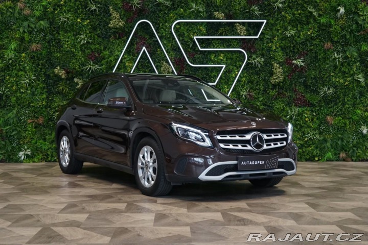 Mercedes-Benz GLA 200d*4M*CAMERA*DISTRONIC 2018