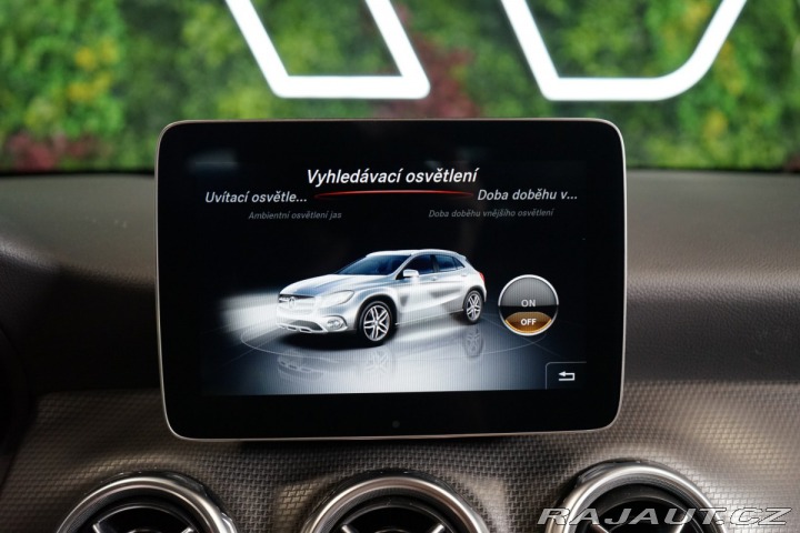 Mercedes-Benz GLA 200d*4M*CAMERA*DISTRONIC 2018