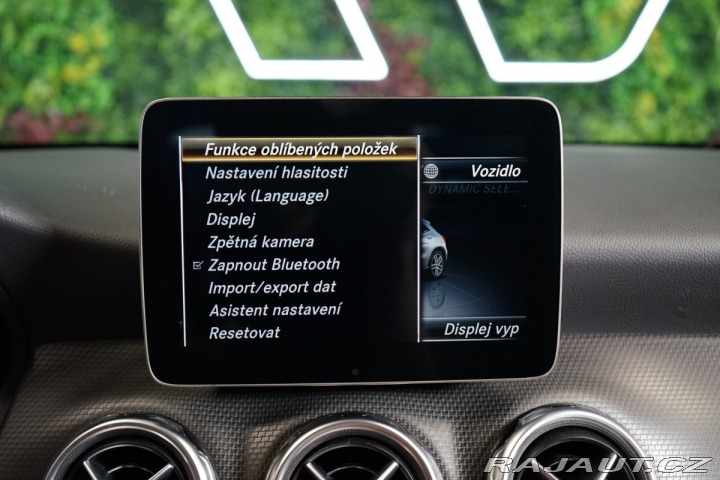 Mercedes-Benz GLA 200d*4M*CAMERA*DISTRONIC 2018