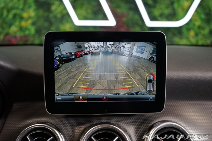 Mercedes-Benz GLA 200d*4M*CAMERA*DISTRONIC 2018