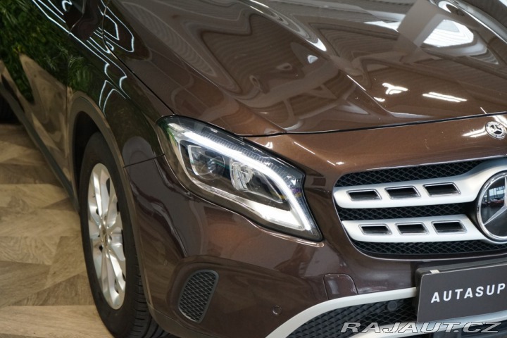 Mercedes-Benz GLA 200d*4M*CAMERA*DISTRONIC 2018