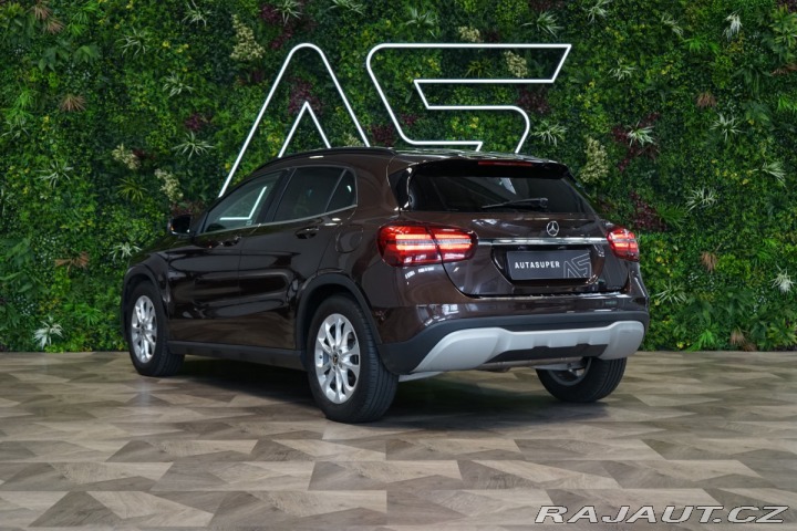 Mercedes-Benz GLA 200d*4M*CAMERA*DISTRONIC 2018
