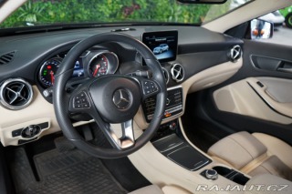 Mercedes-Benz GLA 200d*4M*CAMERA*DISTRONIC 2018