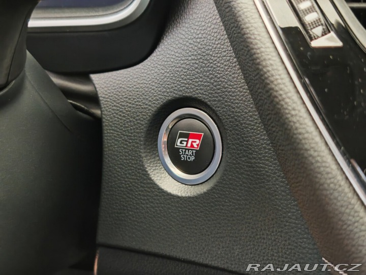 Toyota Corolla 1,8 Hybrid e-CVT GR SPORT 2024