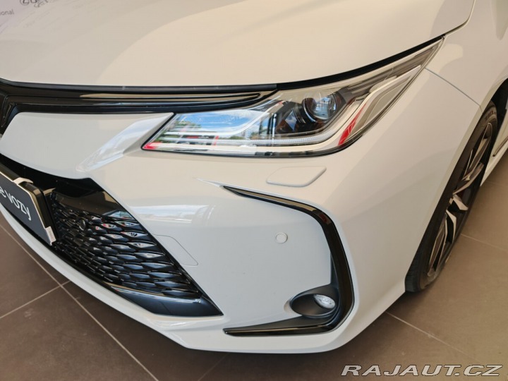 Toyota Corolla 1,8 Hybrid e-CVT GR SPORT 2024
