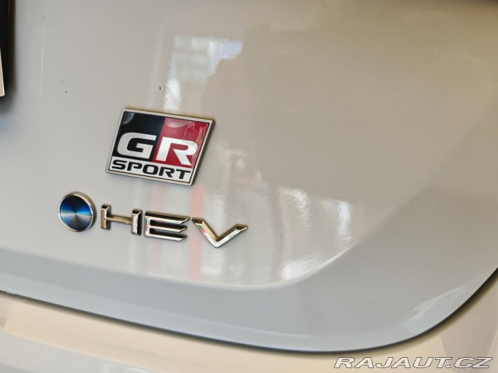 Toyota Corolla 1,8 Hybrid e-CVT GR SPORT 2024