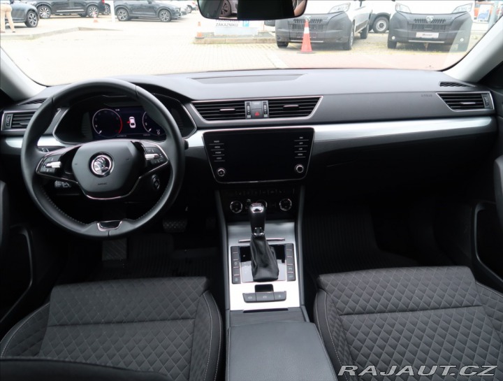 Škoda Superb 2,0 TSi DSG  1 MAJITEL 2023
