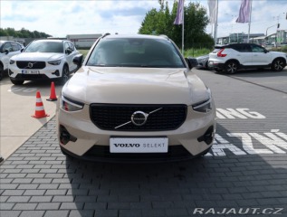 Volvo XC40 2,0 B3 AUT Plus Dark 2024