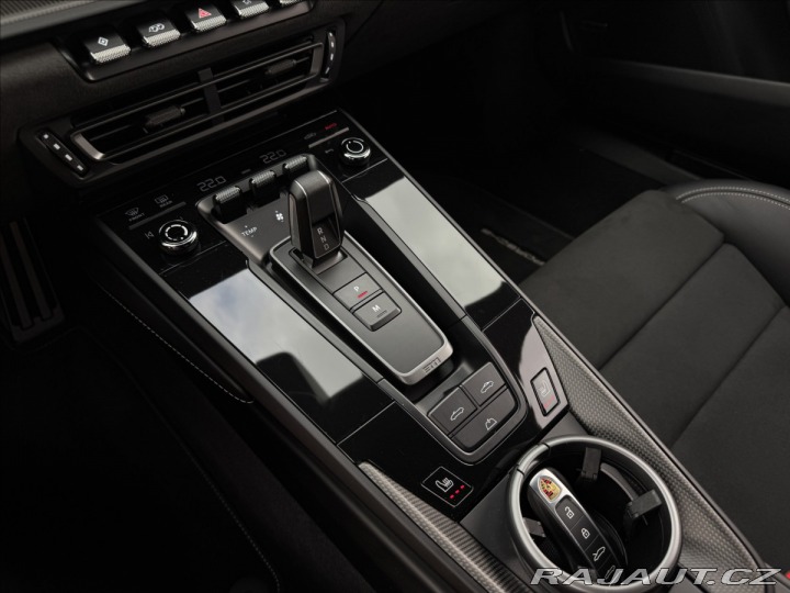 Porsche 911 Carrera GTS Chrono 2024