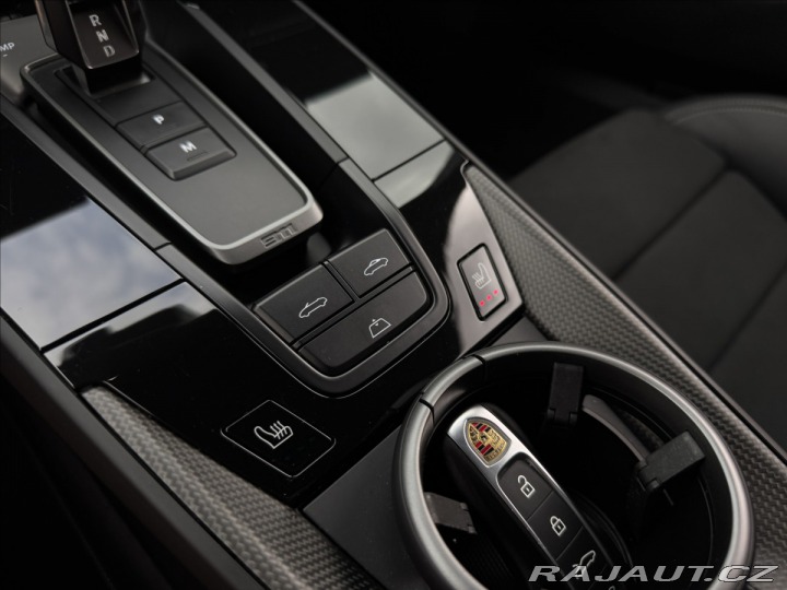 Porsche 911 Carrera GTS Chrono 2024