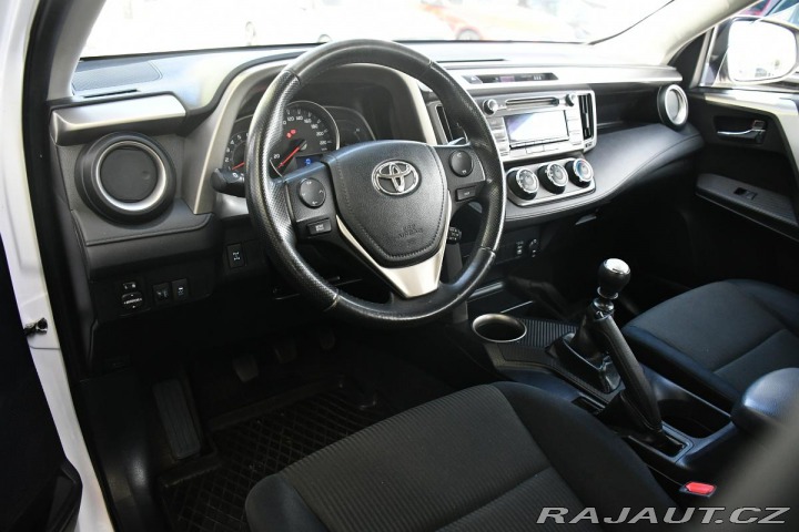 Toyota RAV4 2.0D D4D TAŽNÉ 2xKOLA ČR 2015
