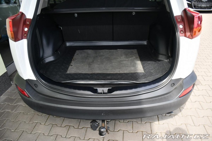 Toyota RAV4 2.0D D4D TAŽNÉ 2xKOLA ČR 2015