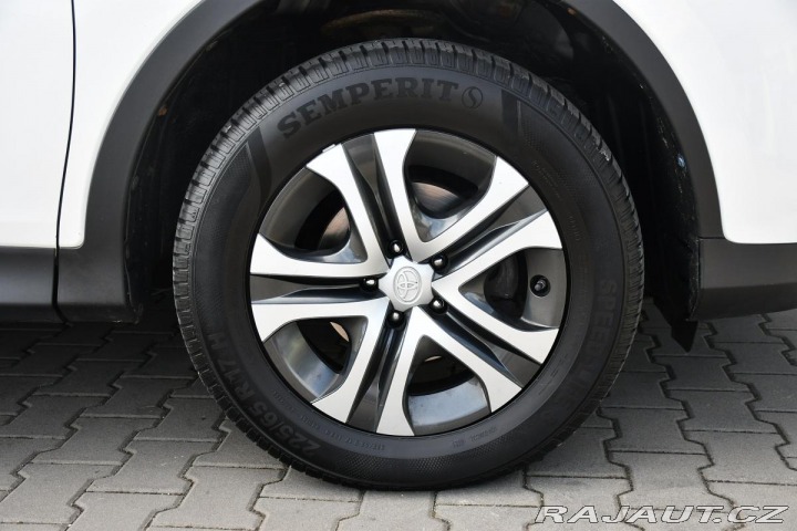 Toyota RAV4 2.0D D4D TAŽNÉ 2xKOLA ČR 2015