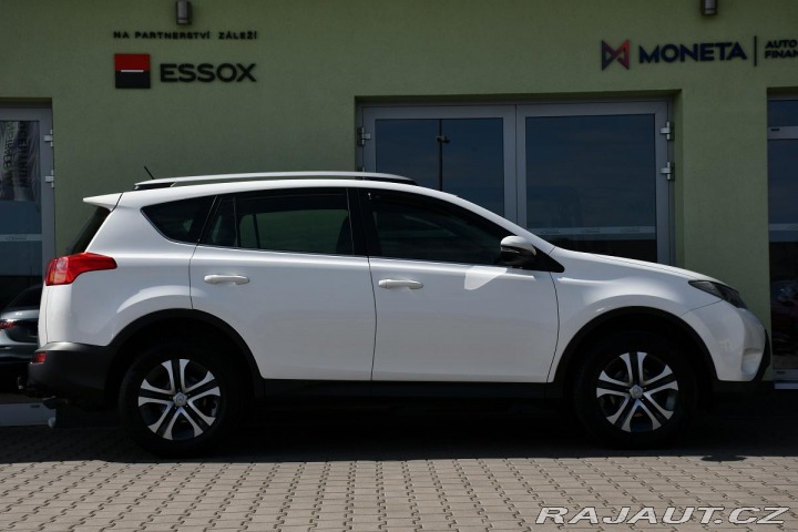 Toyota RAV4 2.0D D4D TAŽNÉ 2xKOLA ČR 2015