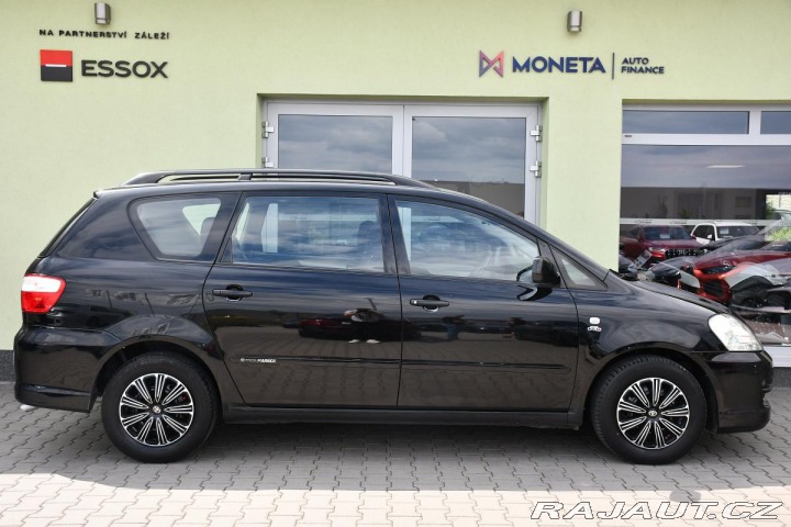 Toyota Avensis Verso 2.0D-4D 2xKOLA A/C 2005